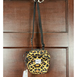 Herschel Supply Co. NWT Leopard Cheetah Black Cruz Cross Body Travel Bag Pockets